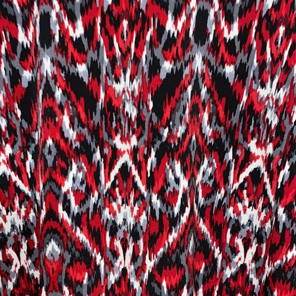 Karen Kane Red and Black Long Sleeve Top - Picture 3 of 4